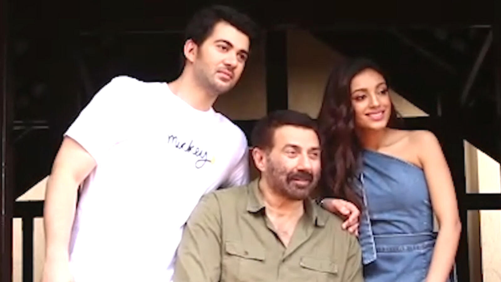 Sunny Deol, Karan Deol and Sahher Bambba are all smiles as the pose for shutterbugs | Hindi Movie News - Bollywood - Times of India Sunny Deol, Karan Deol and Sahher Bambba are all smiles as the pose for shutterbugs | Hindi Movie News - Bollywood - Times of India