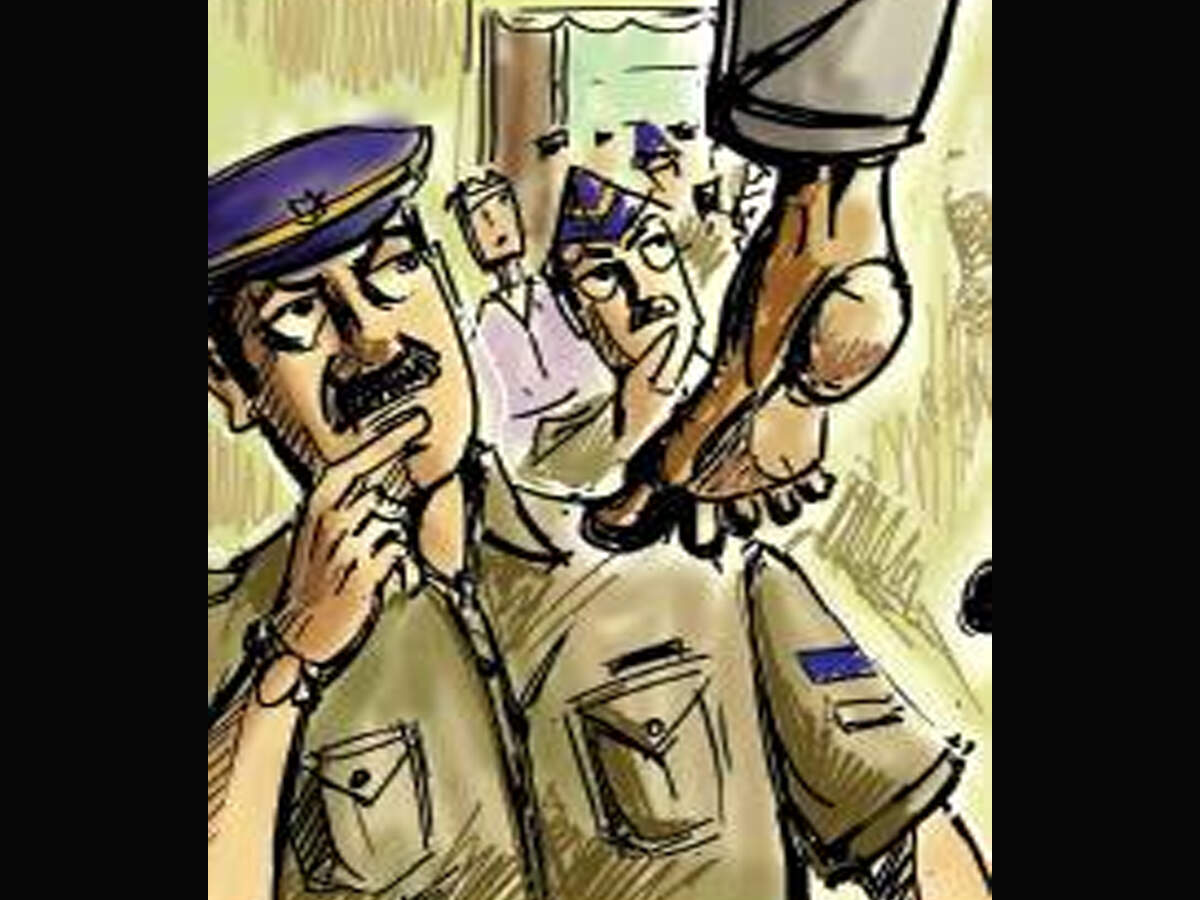 UP man found hanging after family goes hungry for five days | Agra News - Times of India