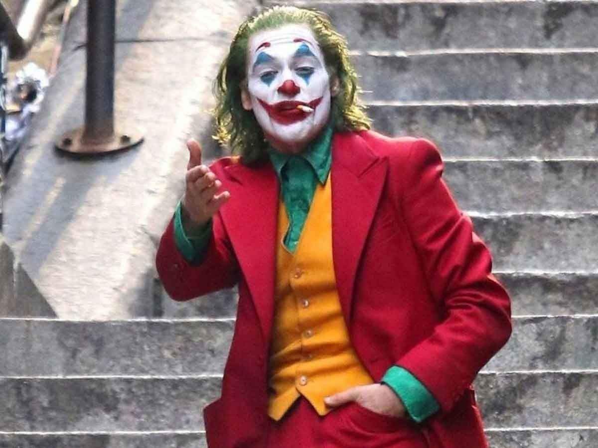 Todd Philips Joaquin Phoenix S Joker And Robert Pattinson S Batman Won T Appear Together English Movie News Times Of India