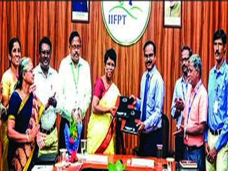 Indian Institute of Food Processing Technology (IIFPT), Thanjavur and the National Research Centre for Banana (NRCB) in Trichy, on Tuesday