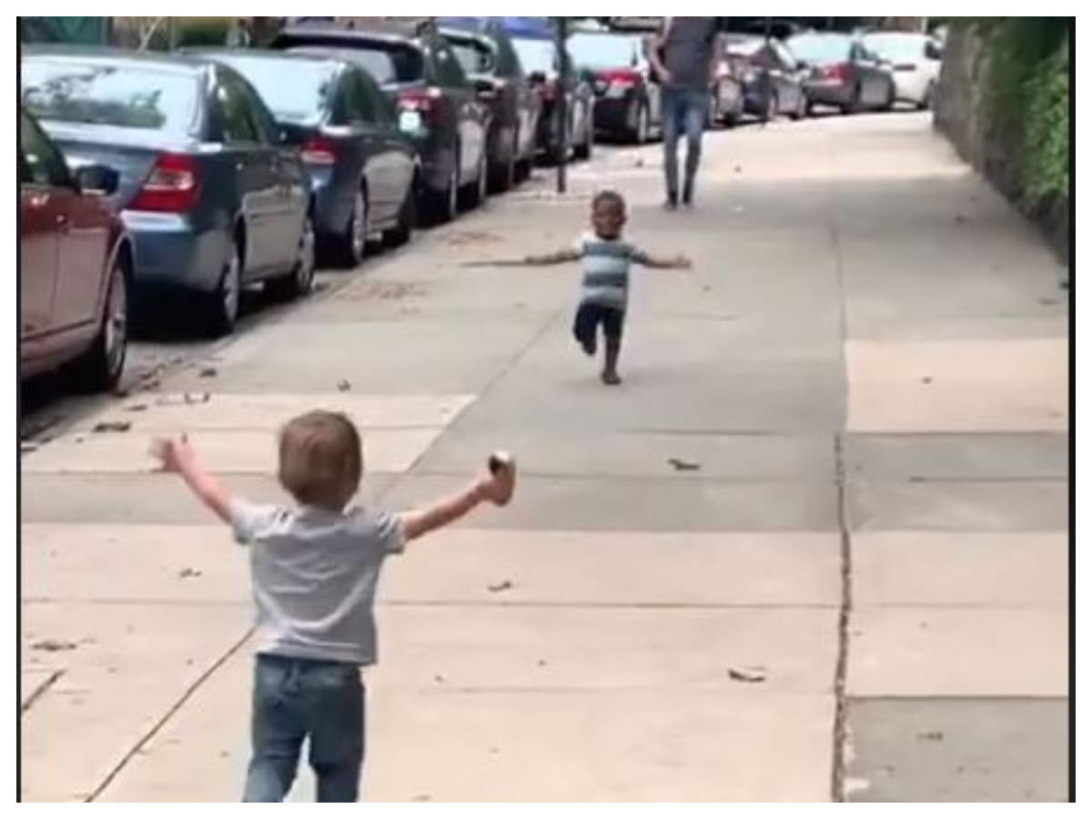 The video of these toddler BFFs running towards each other is going ...