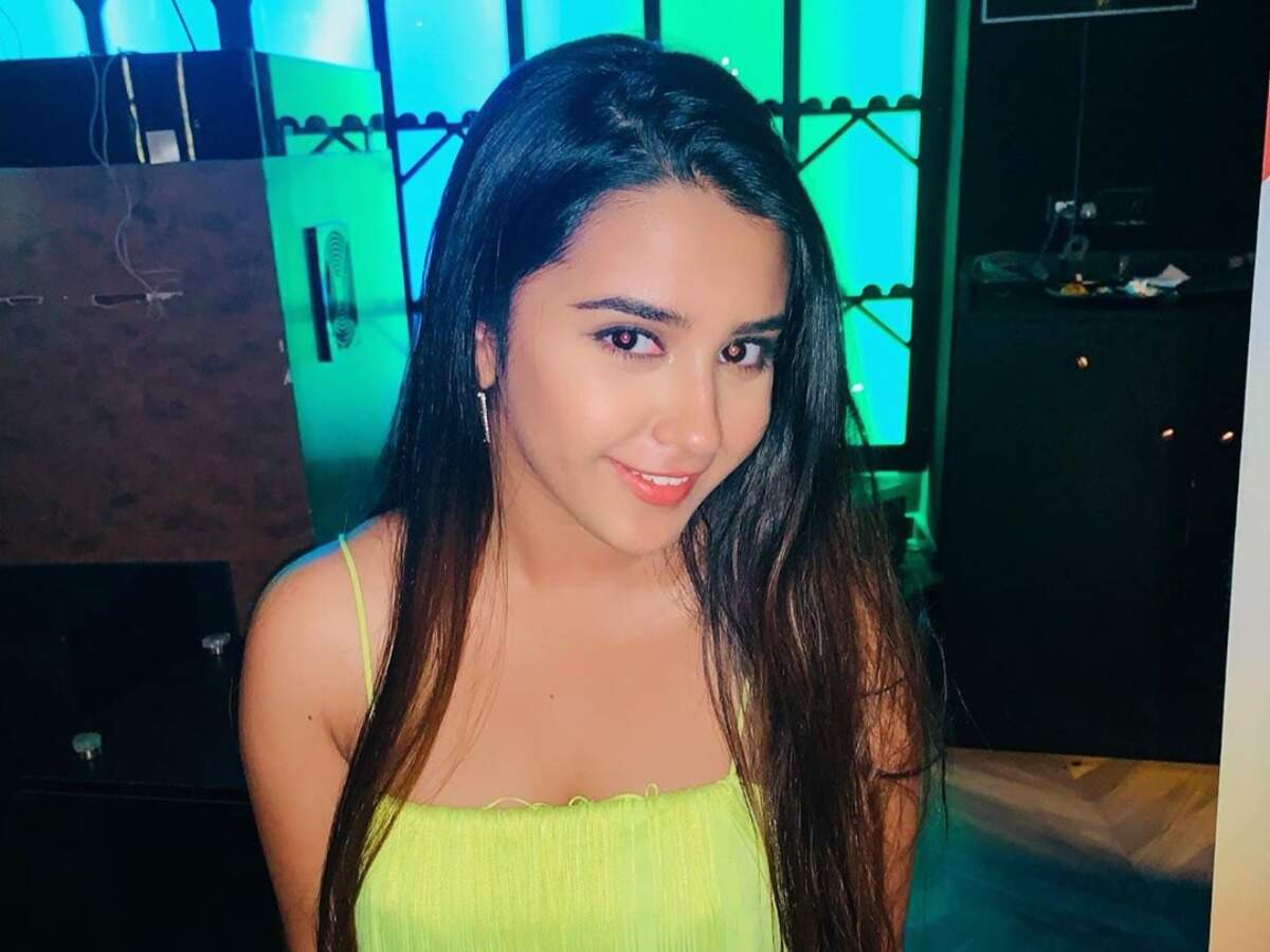 roshni walia birthday dress