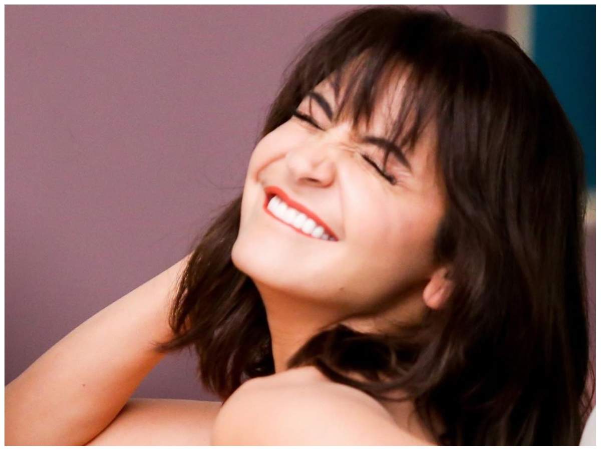 Pic: Anushka Sharma's 'weekend expression' is too cute to handle! | Hindi  Movie News - Times of India