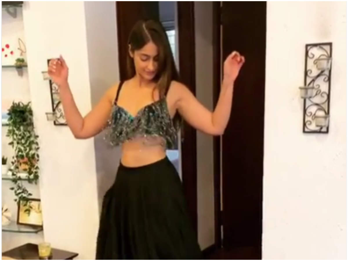 Ileana D Cruzxxx - Watch: Ileana D'cruz shares a fun boomerang video with a witty caption |  Hindi Movie News - Times of India