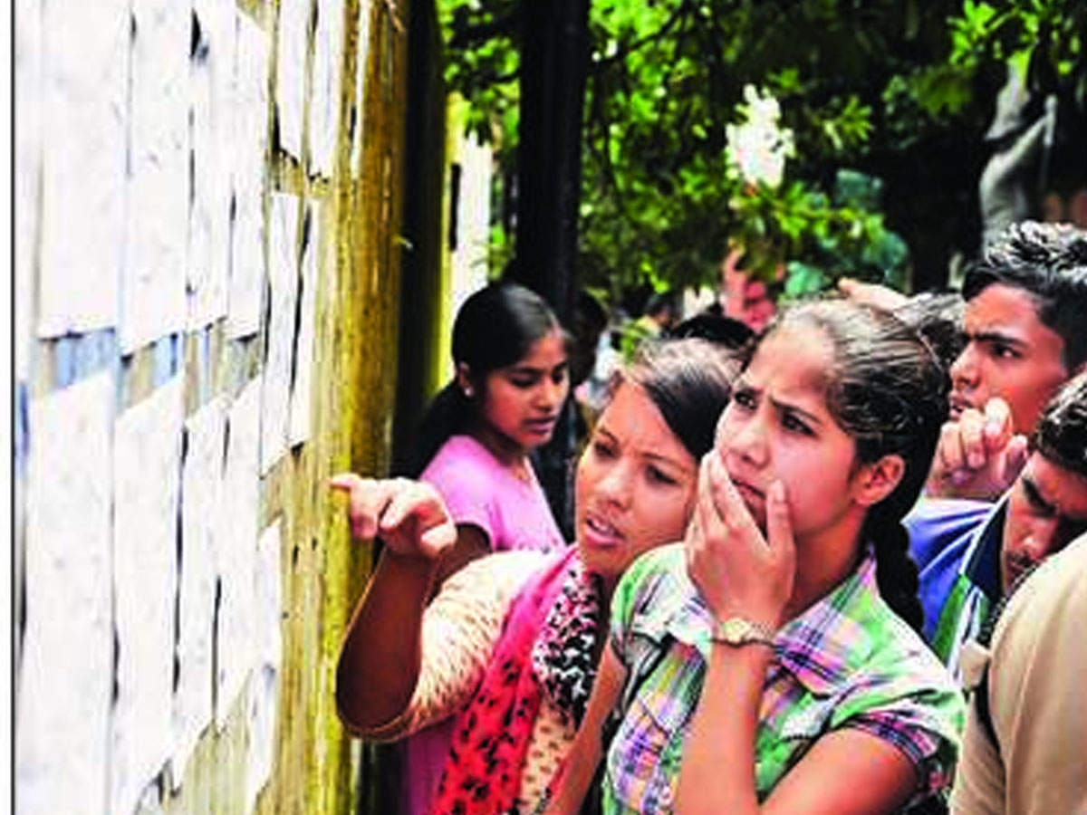Nearly four out of every ten youths in Uttarakhand attend college.