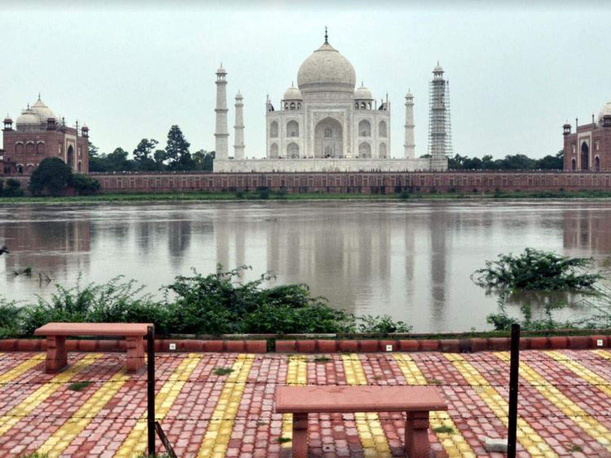 Taj Mahal In Full Moon