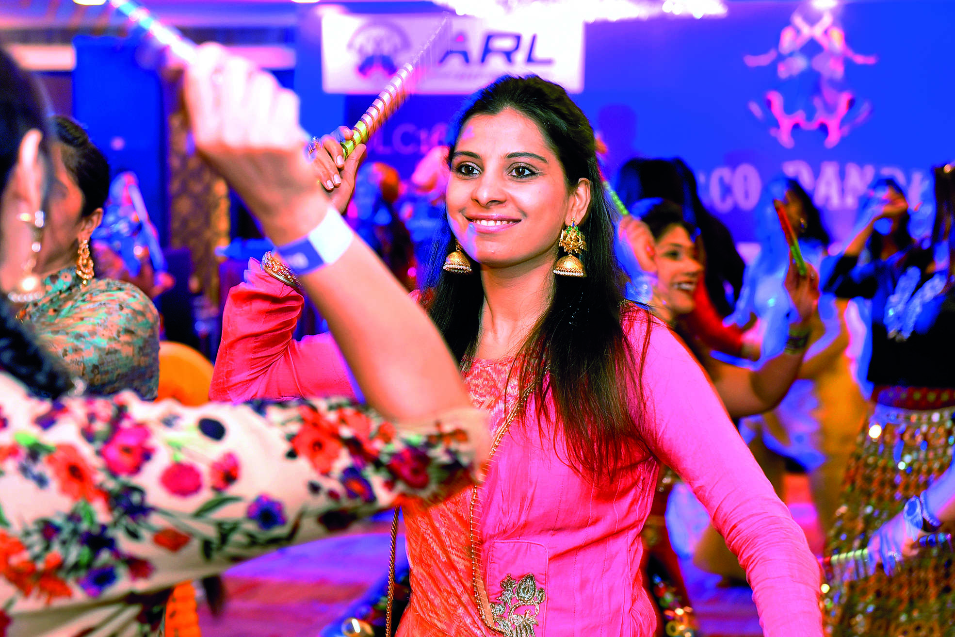 It S The Time To Dandiya City Ladies Set Dance Floor On Fire At