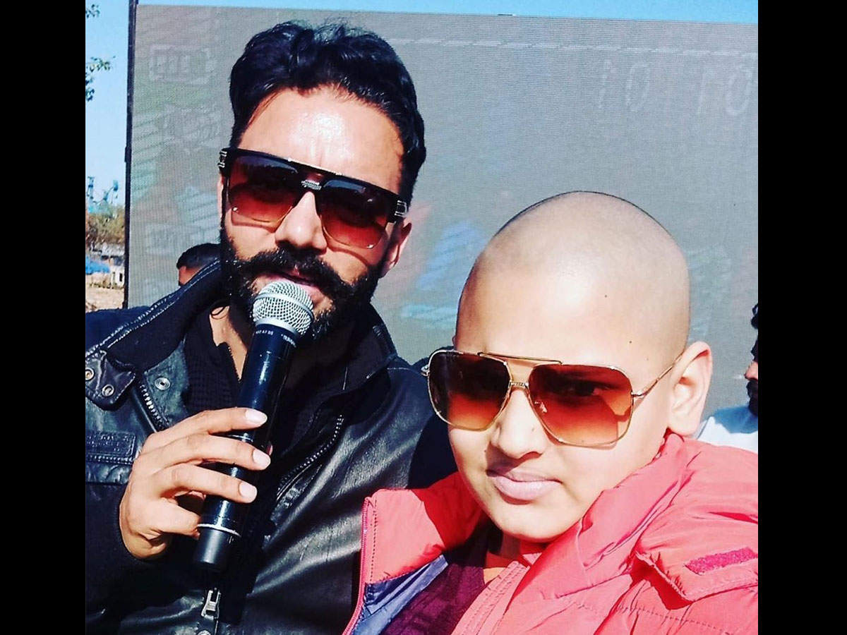 Sippy Gill Hair Cutting  Punjabi Singer  Sippy Gill New Hair Stylee    YouTube