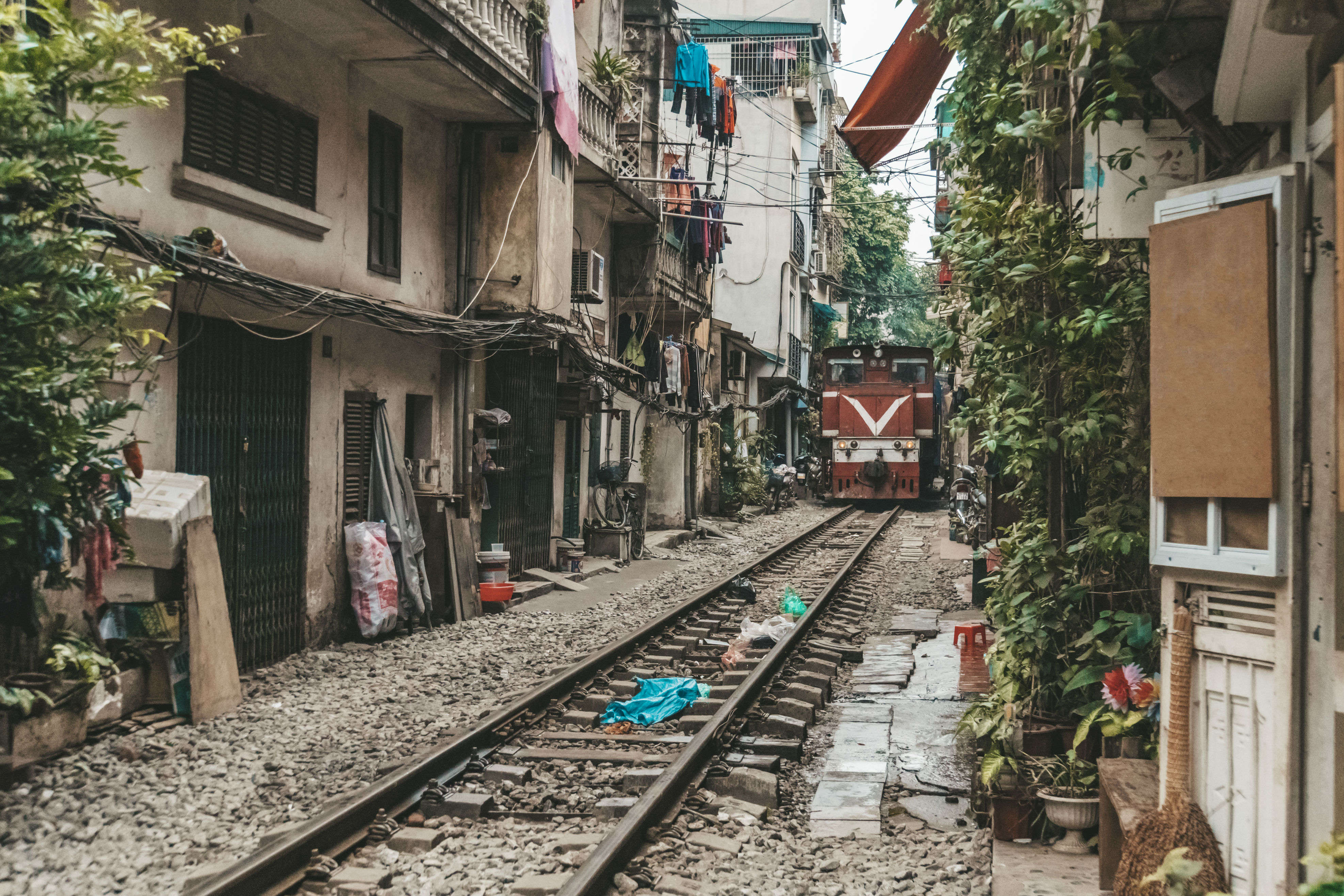 Hanoi to shut down trackside cafes on its famous train street