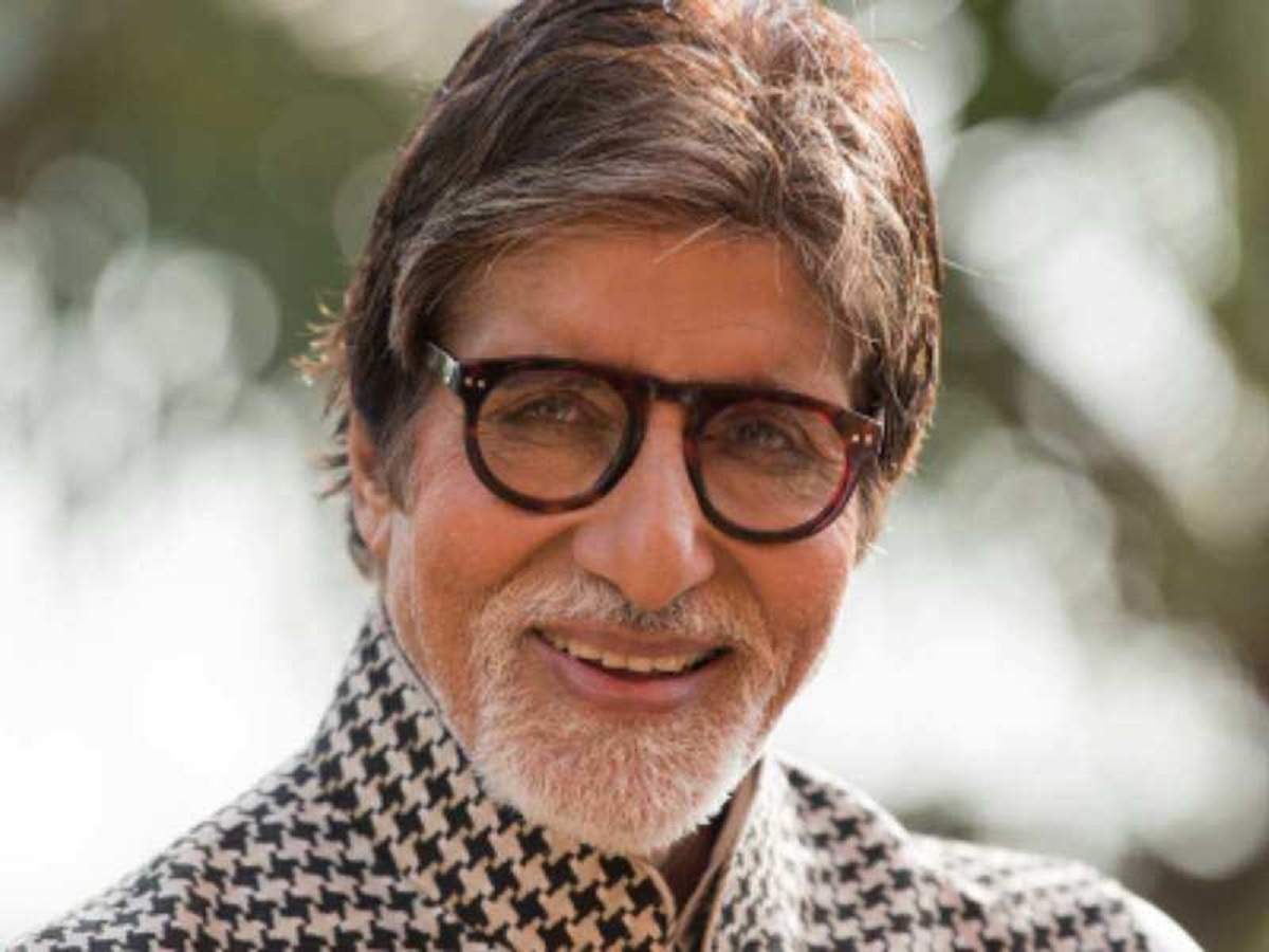 Photos: Amitabh Bachchan reveals who stole his heart on his 77th