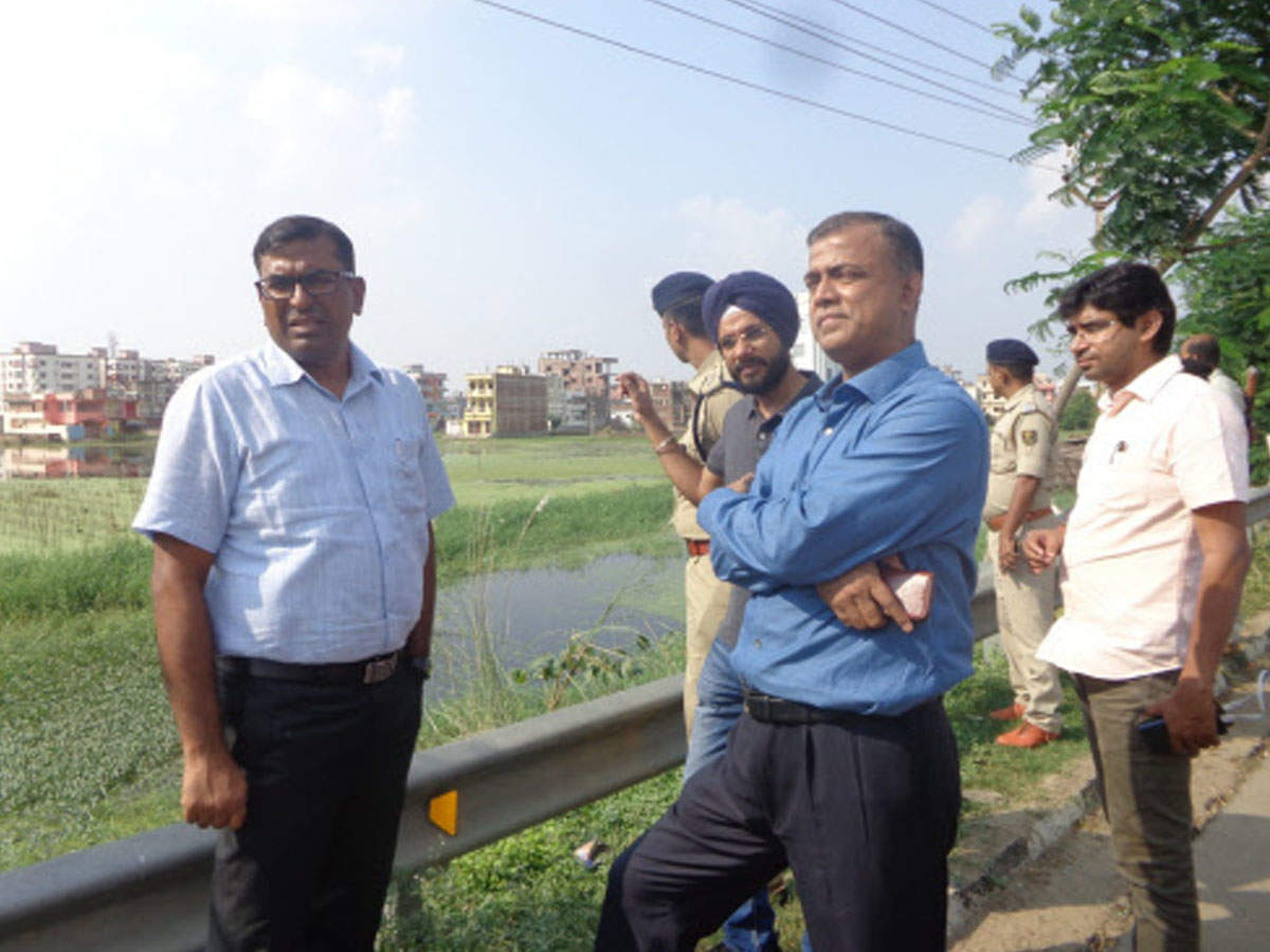 Patna divisional commissioner Anand Kishor inspects waterlogging situation at Gola Road  in Patna on Sunday