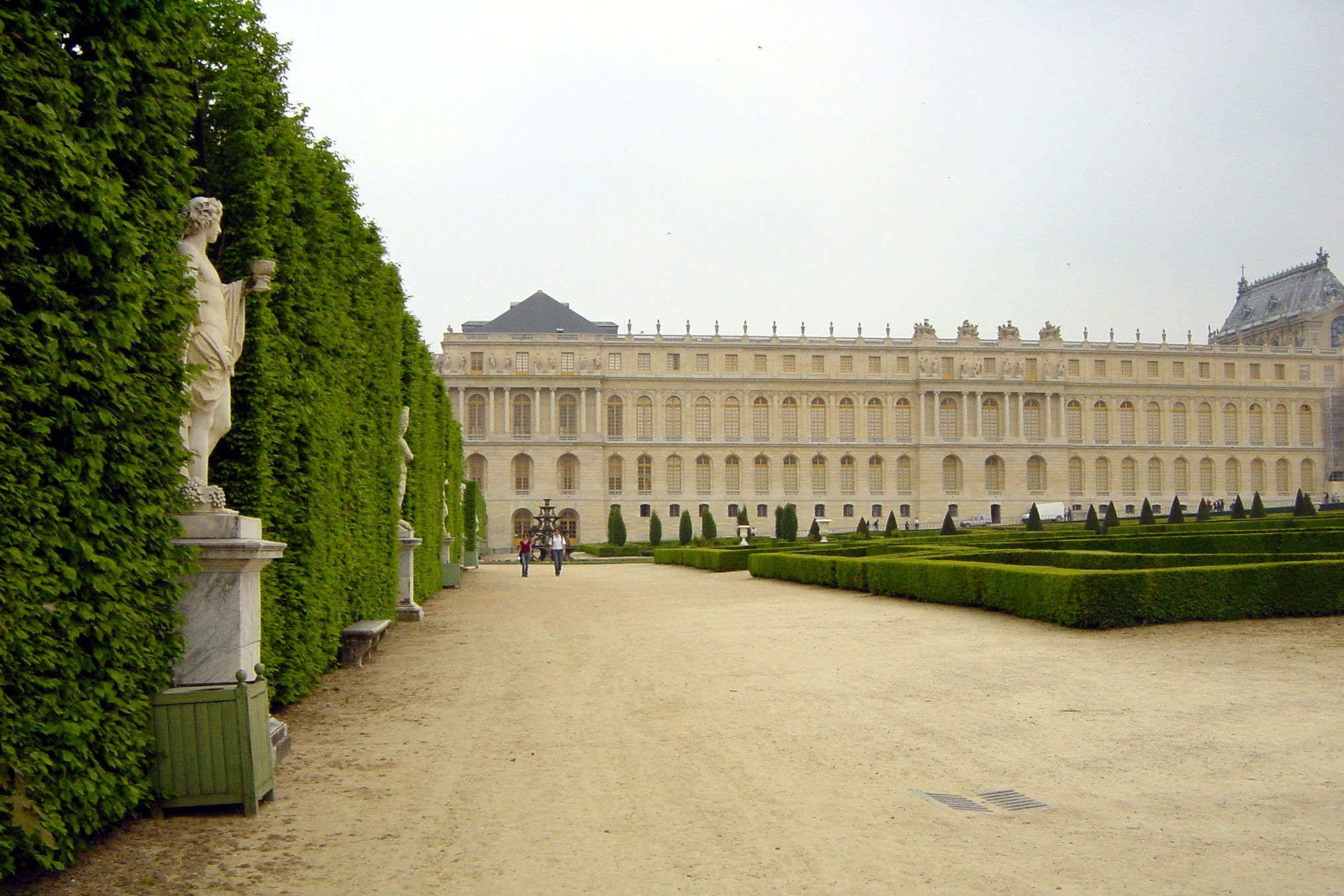 The opulent Palace of Versailles will soon house a luxury hotel in its premises