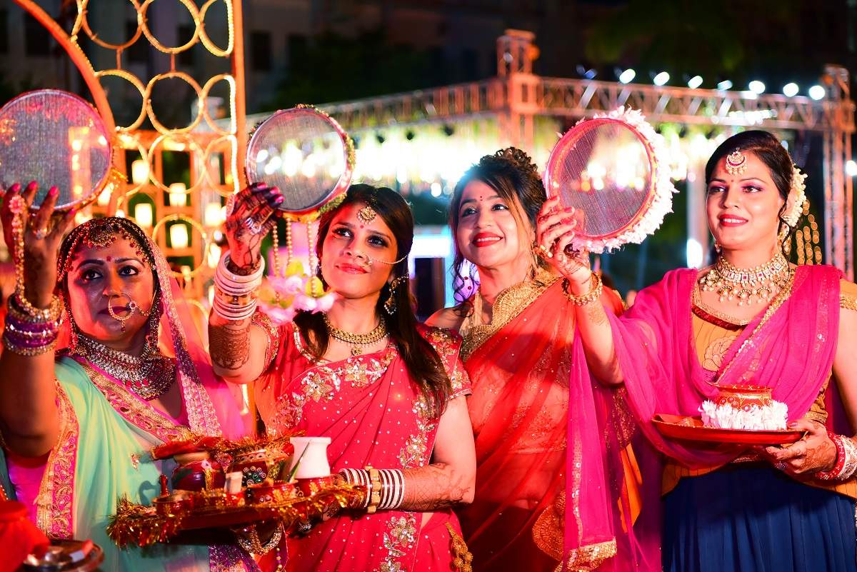 Karwa Chauth celebrated with festive fervour | Events Movie News - Times of  India