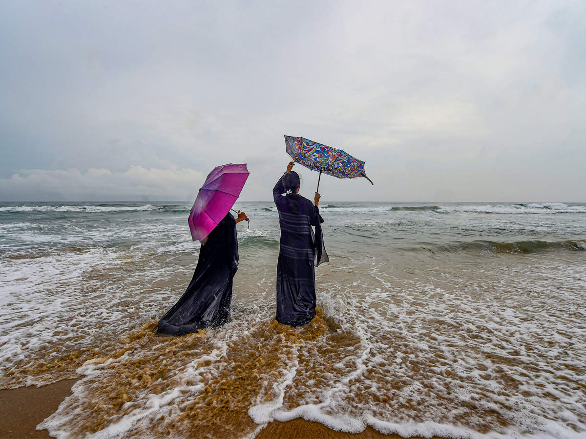 beach umbrella chennai