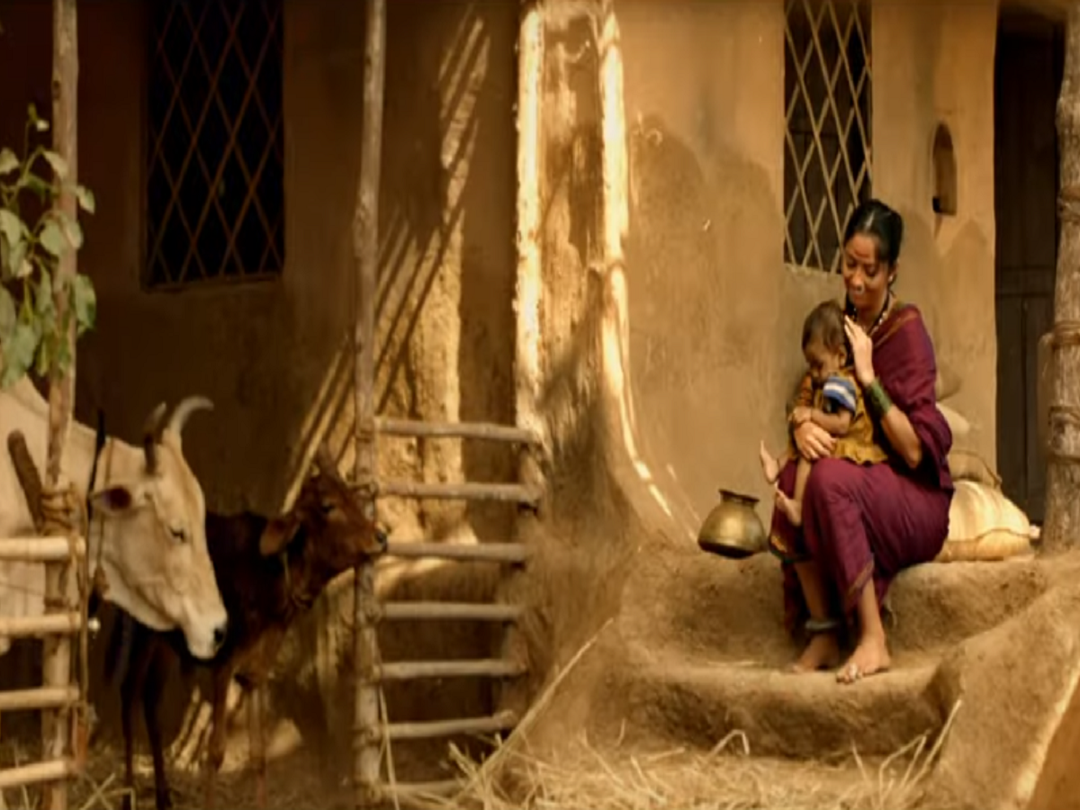 Hirkani New Song Asha Bhosle S Aaichi Aarti Is A Soulful Track That Will Touch Your Hearts Marathi Movie News Times Of India Ganpati aarti in marathi with english. hirkani new song asha bhosle s
