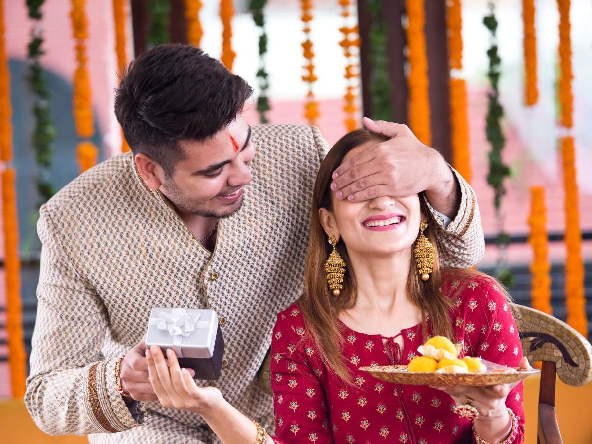 When Is Bhai Dooj 2022? Date, Time, History, Significance, Story And All  You Need To Know - Times Of India