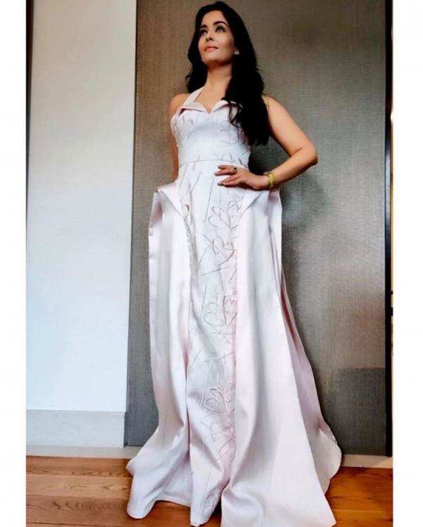 Beautiful Aishwarya Rai In White Gown - Hot PHOTOSHOOT Bollywood,  Hollywood, Indian Actress HQ Bikini, Swimsuit, photo Gallery