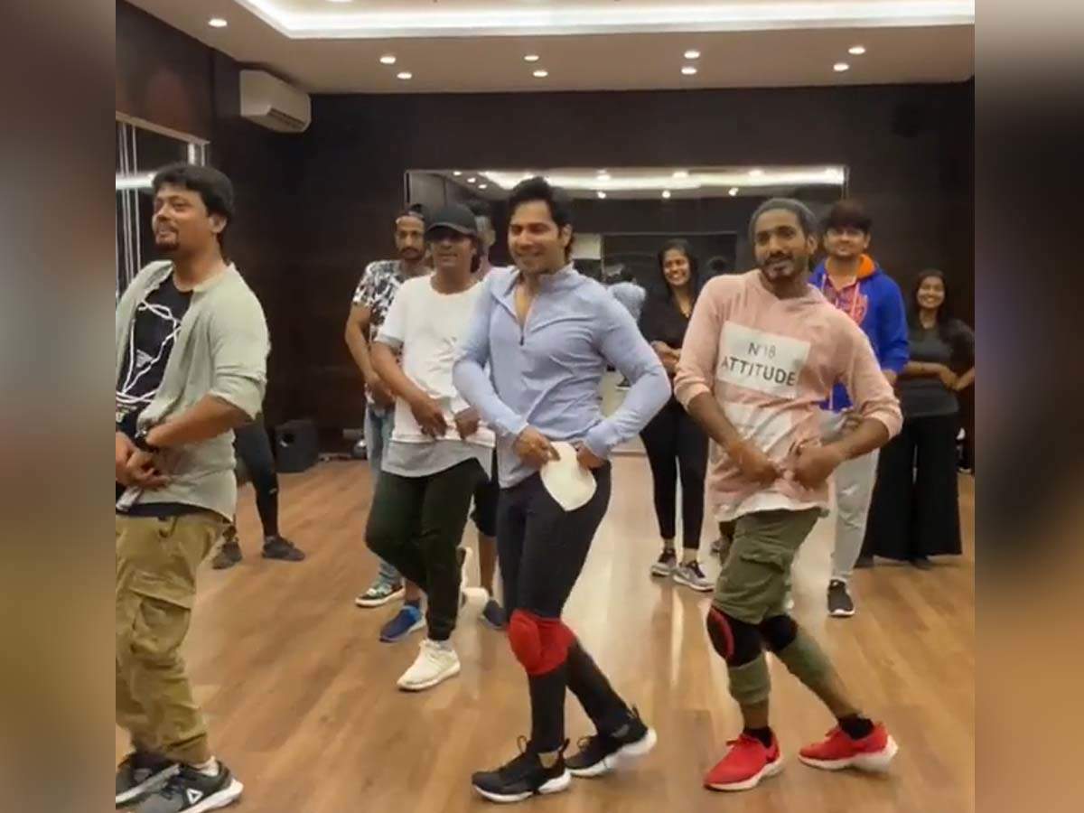 Watch Video: Varun Dhawan's funny dance rehearsal for 'Coolie No. 1' song!  | Hindi Movie News - Times of India