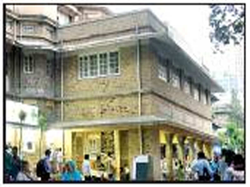 KEM Hospital in Parel, where Prince Rajbhar was brought for better treatment from Varanasi