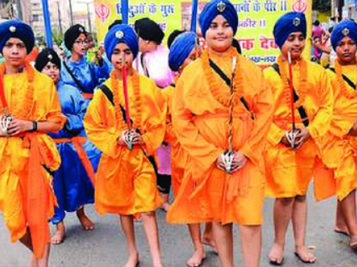 Prabhat pheris held to commemorate 550th Prakash Parv of Guru Nanak | Patna  News - Times of India