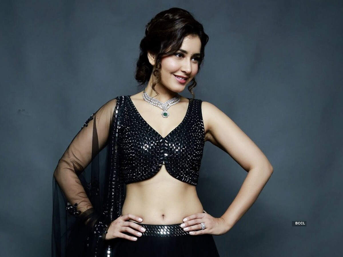 Sangathamiz actress Raashi Khanna looks damn hot in black outfit Tamil Movie News photo