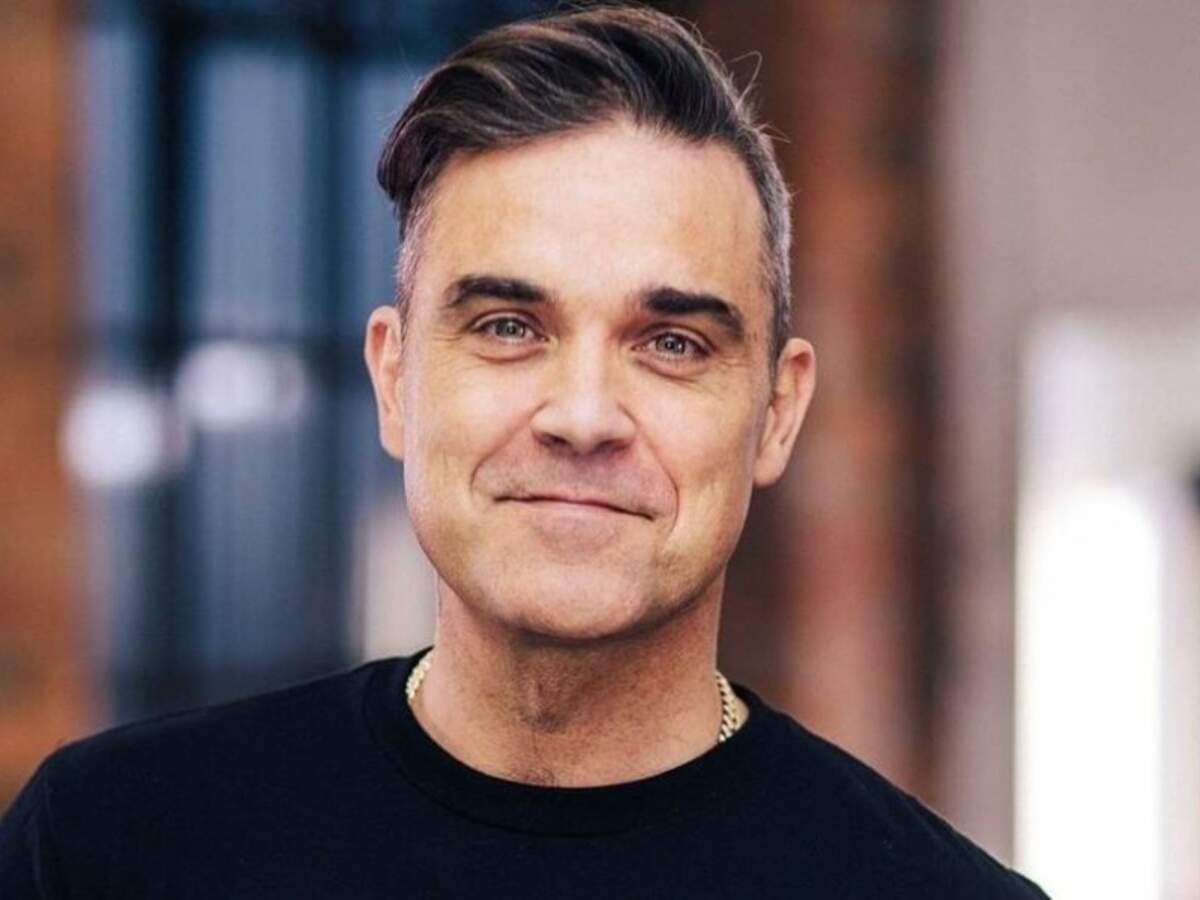 Why Robbie Williams stays off social media - Times of India