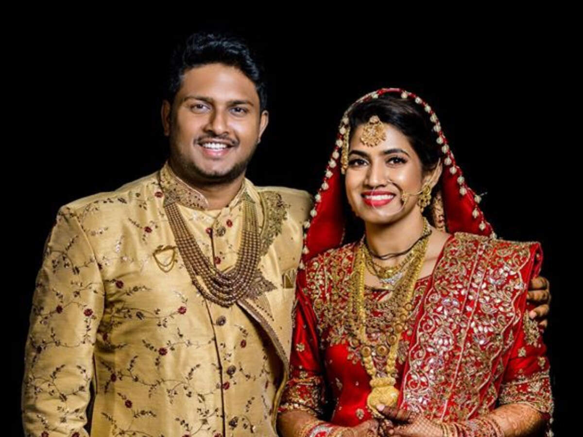 Pagal Nilavu stars Syed Anwar and Sameera get hitched - Times of India