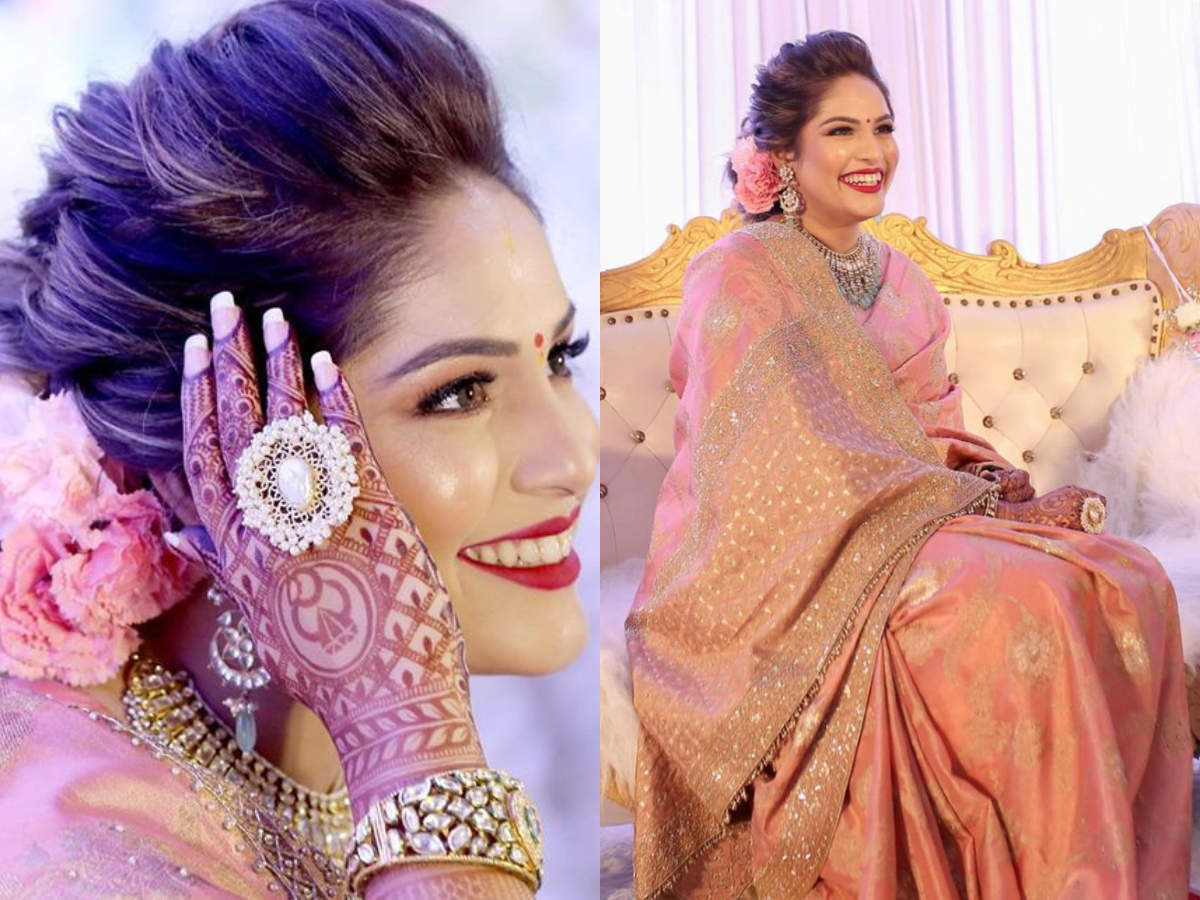 This Bollywood singer wore the most gorgeous silk sari for her engagement -  Times of India