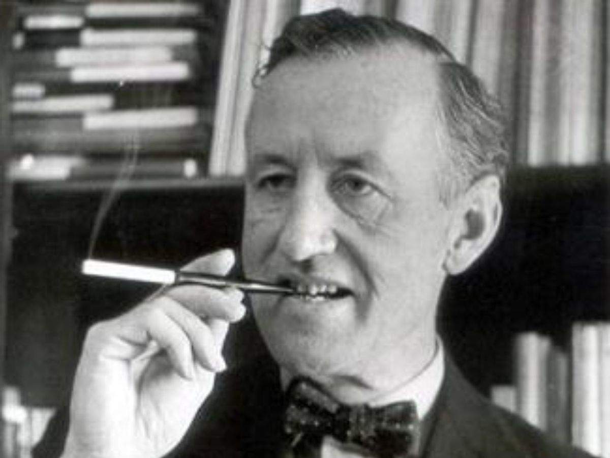 Ian Fleming's letters to be sold