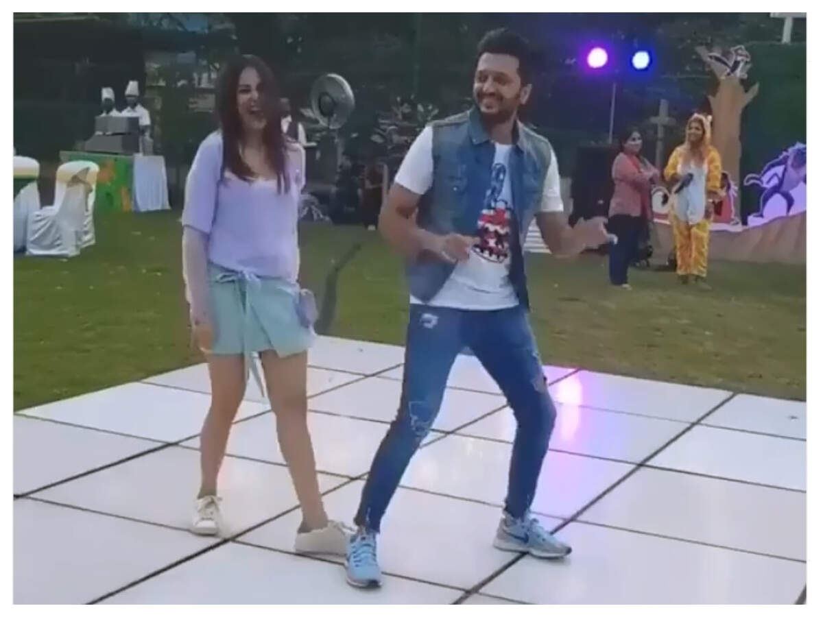 Watch Riteish And Genelia Deshmukh Are The Coolest Parents In Bollywood And This Video Is Proof Hindi Movie News Times Of India