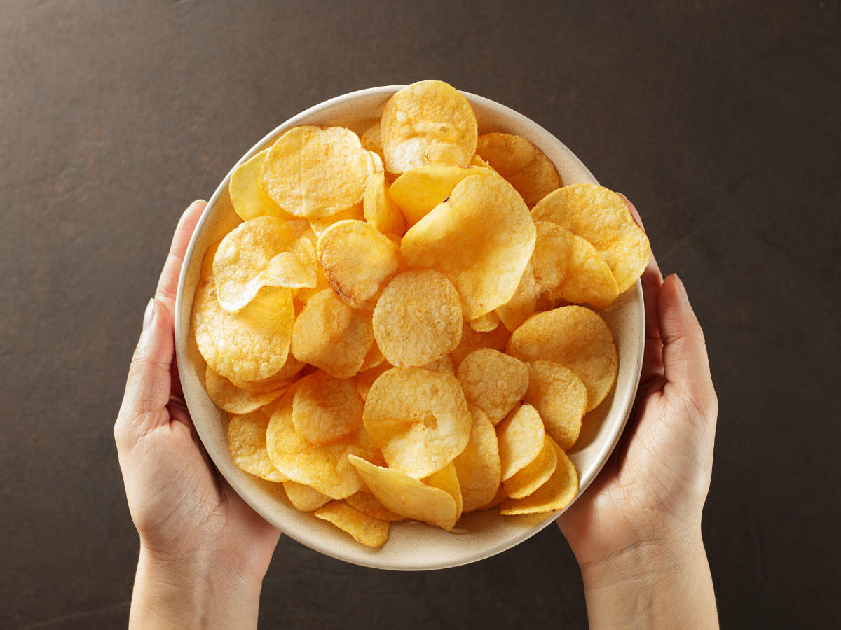 Fond Of Crispy Potato Chips Here S How You Can Make It At Home Without Oil Times Of India