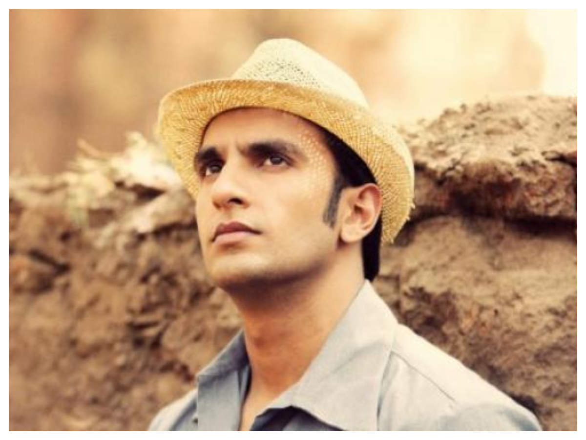 Did You Know That Ranveer Singh Stapled His Stomach For A Scene In Lootera Hindi Movie News Times Of India