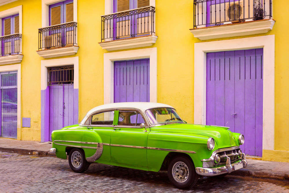 These stunning images of vintage cars in Cuba will never be off our hearts!