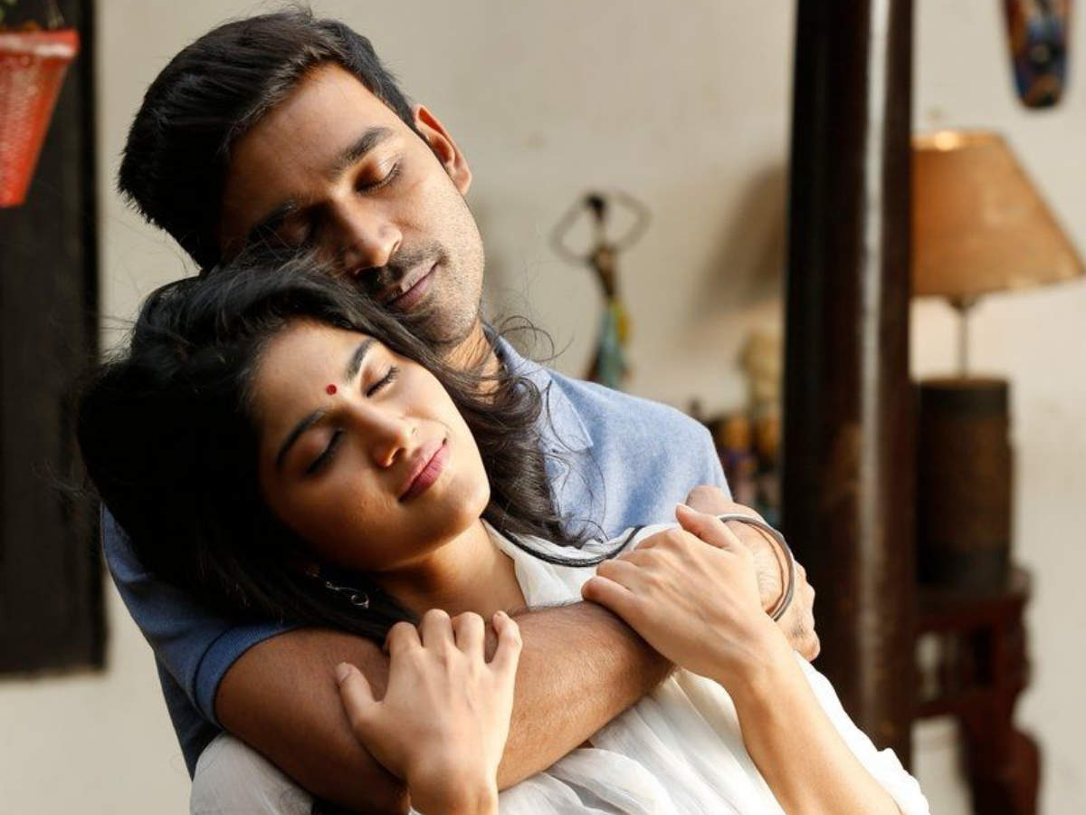 Enai Noki Paayum Thotta Movie Review: A love story filled with ...