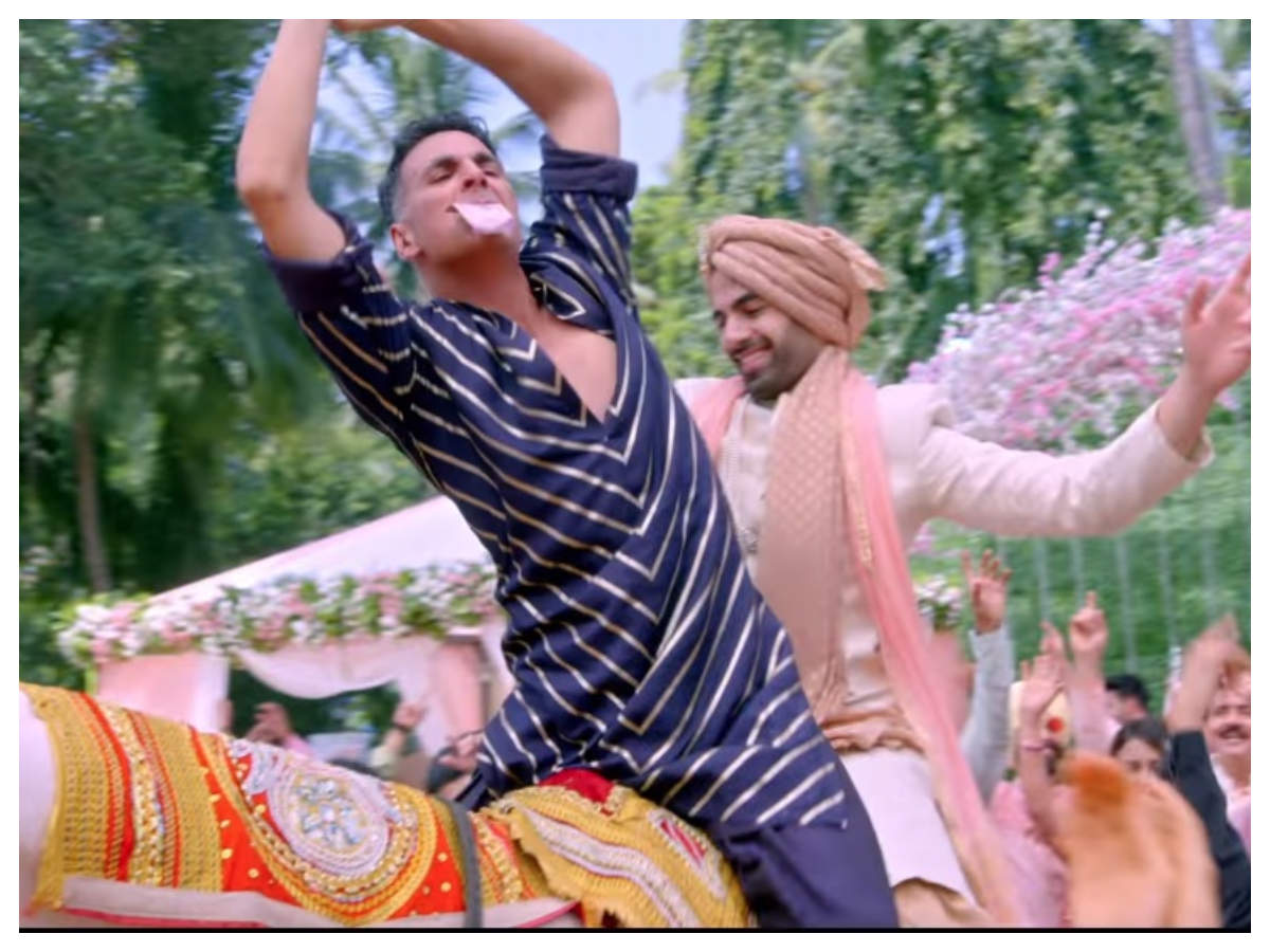 Good Newwz': Akshay Kumar reveals the inspiration behind his naagin dance  in 'Sauda Khara Khara' song | Hindi Movie News - Times of India