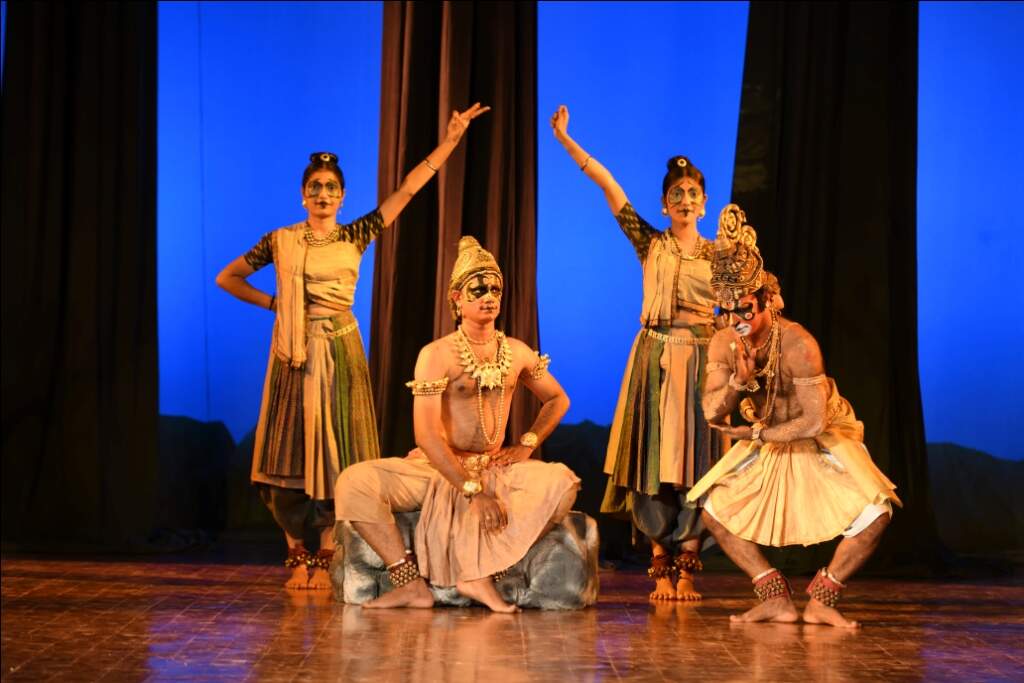 The Kalakshetra Sari as a Cultural Destination | The Voice Of Fashion