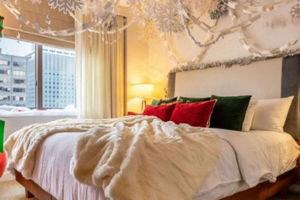 This Elf-theme suite in NYC is all things Christmas