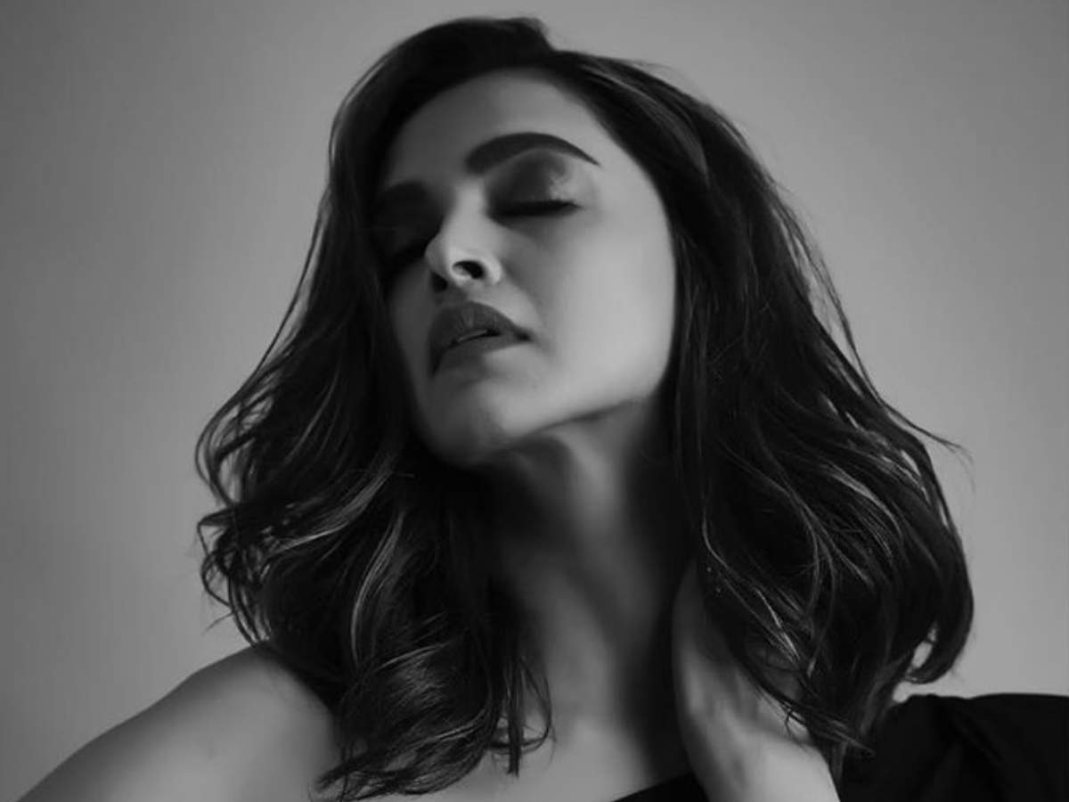 Deepika Padukone Flaunts Her New Hairdo In A Sexy Black Gown