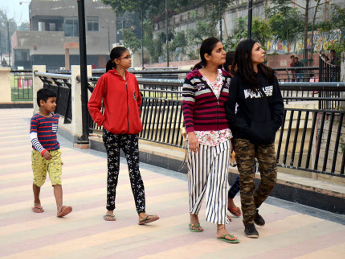  Visitors at Ganga riverfront in Patna