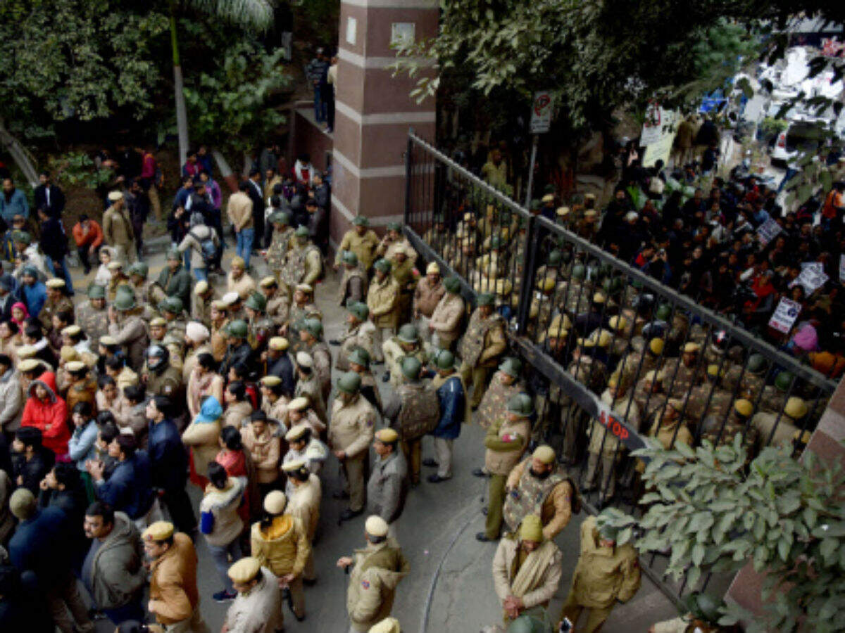 Live: Masked men attack students, teachers at JNU campus, many hurt