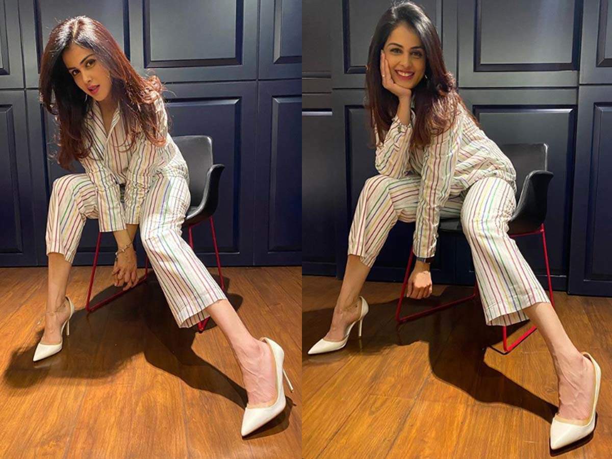 Genelia D Souza Shares Look For An Event But Her Captions Caught Our Attention Hindi Movie News Times Of India