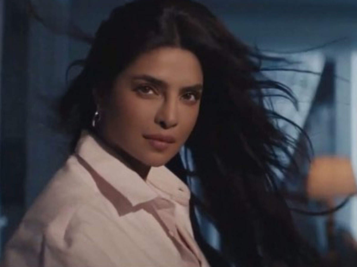 Watch: Priyanka Chopra proves she is Queen of hair flips with this 'What A  Man Gotta Do' BTS video | Hindi Movie News - Times of India