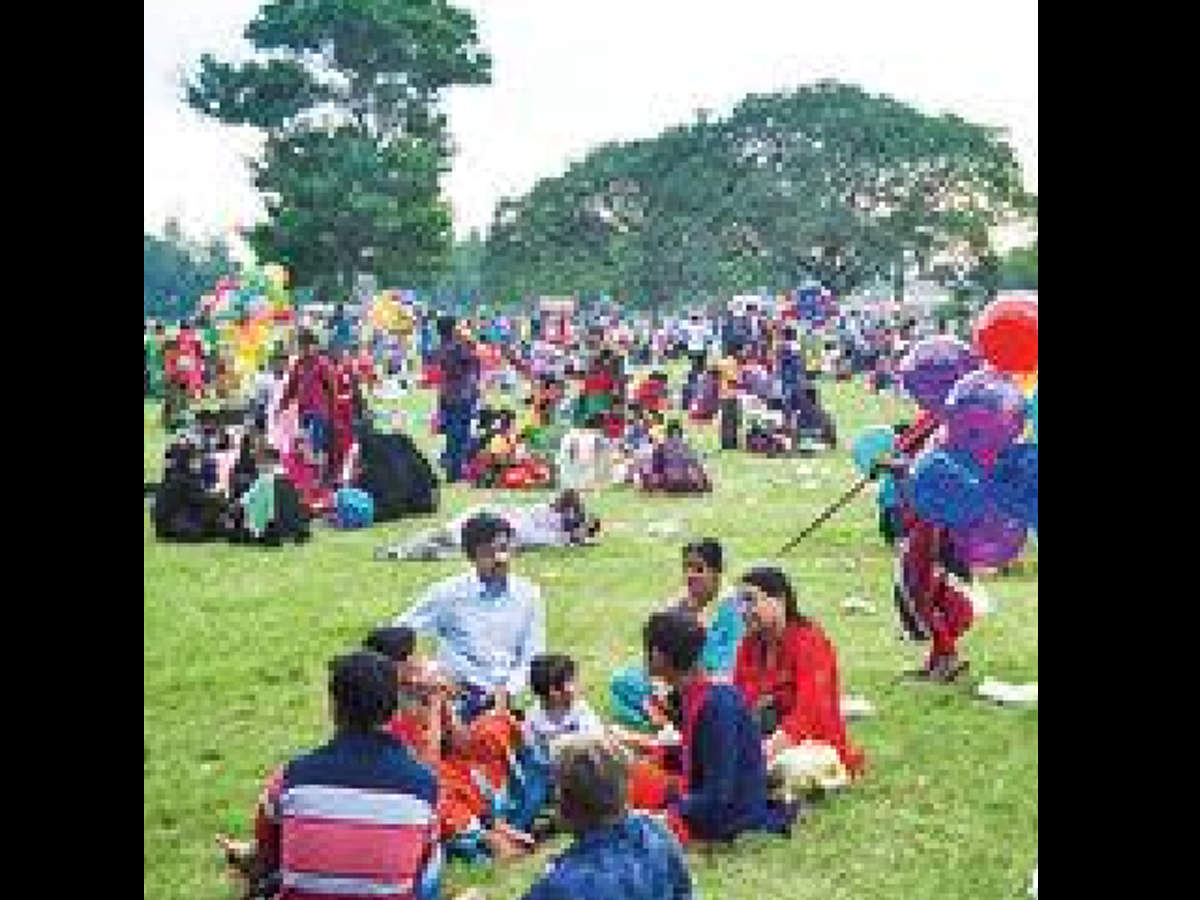 Crowds throng tourist spots on 'Kaanum Pongal' | Puducherry News ...