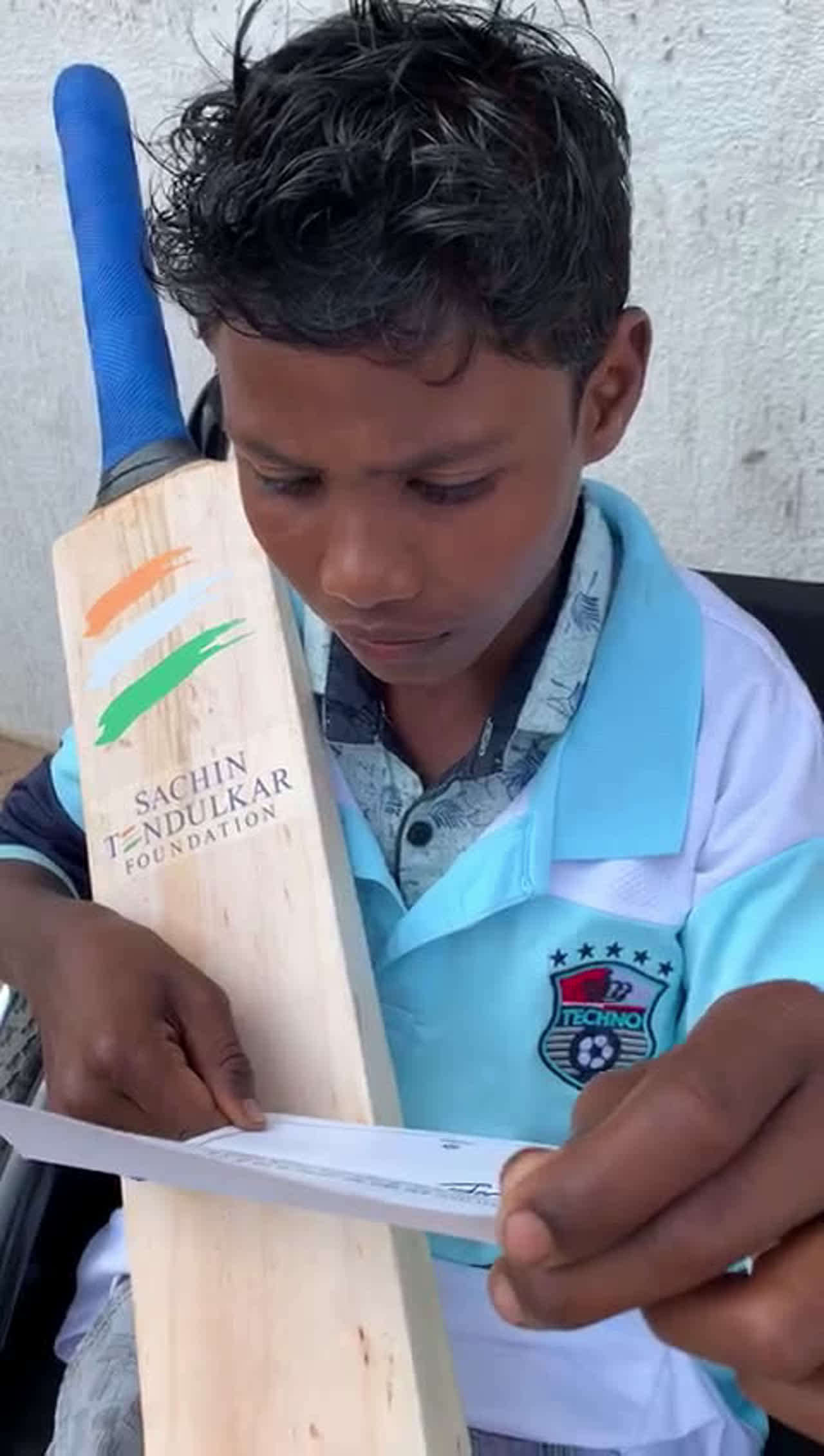 Image result for sachin-tendulkar-surprises-bastar-kid-maddaram-gifts-cricket-kit