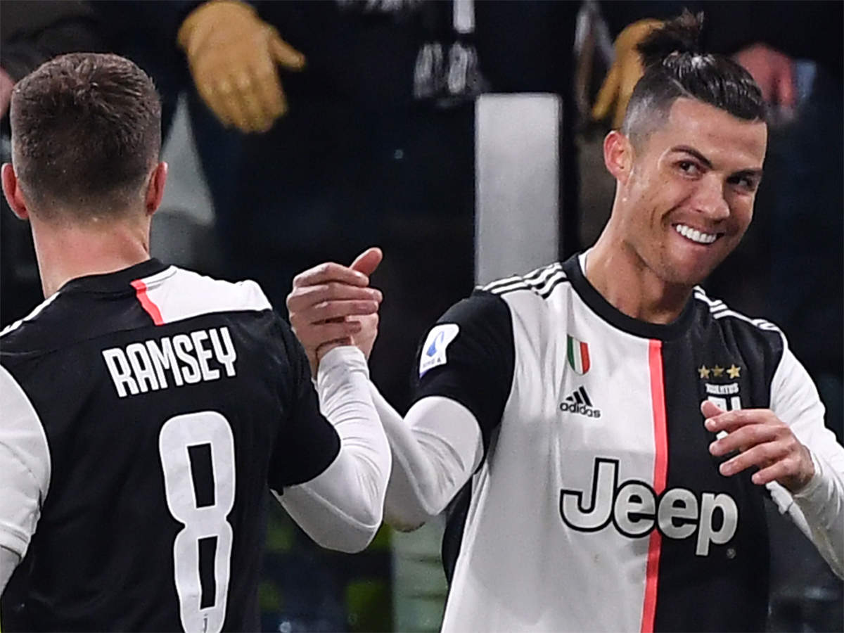 Cristiano Ronaldo Cristiano Ronaldo Double Pulls Juventus