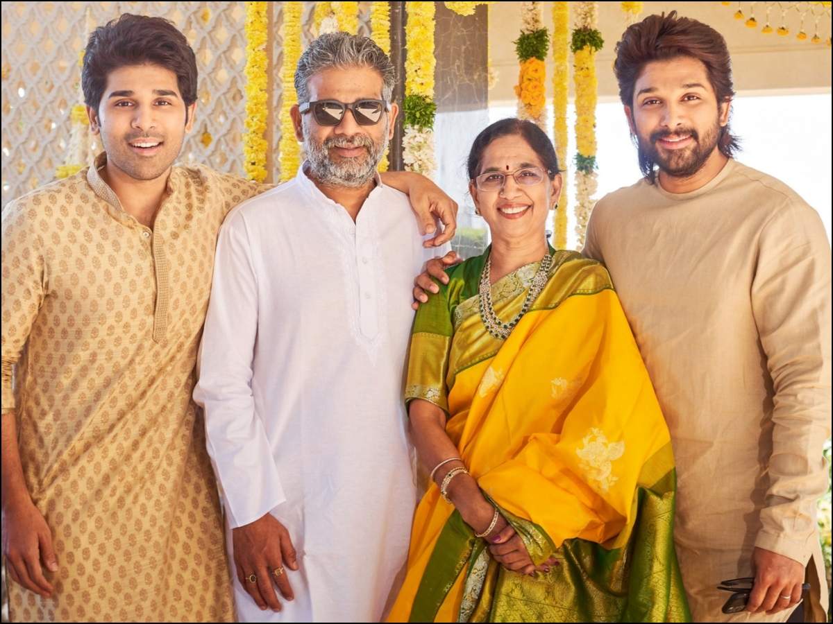 Pic Talk: Allu Arjun bonds with his brothers and mom Nirmala | Telugu Movie  News - Times of India