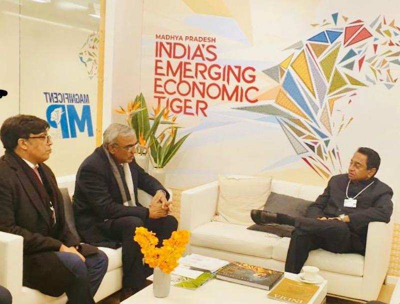 CM Kamal Nath and chief secretary SR Mohanty at the WEF in Davos