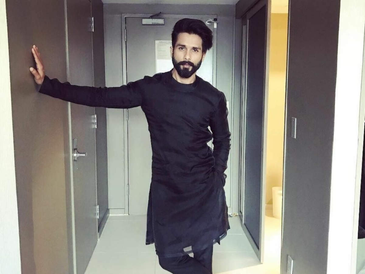 From Shahid Kapoor To Ranveer Singh, Bookmark These Fashion Statements For  Your Valentine's Day Date - News18