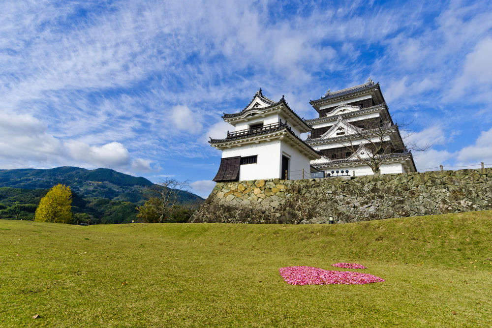 Now you can spend a night at the two iconic castles in Japan