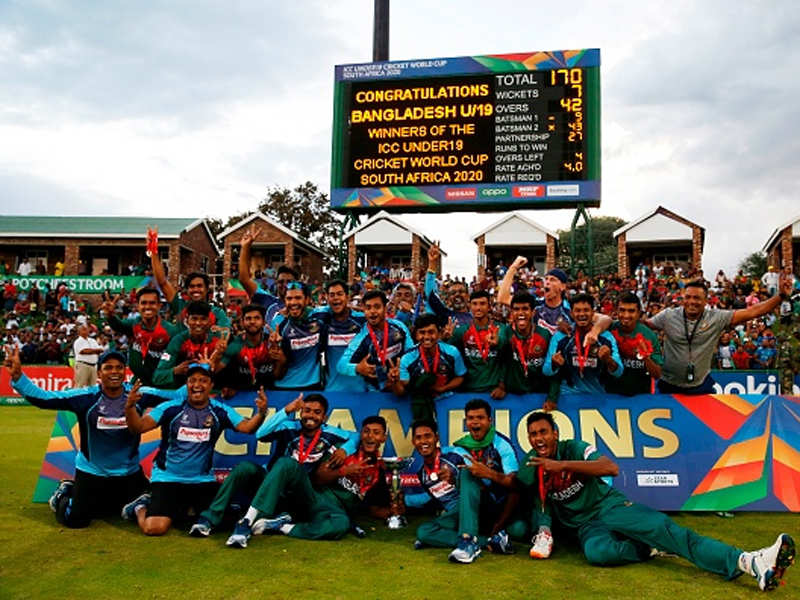 Bangladesh cricketers pose for a group photograph after winning the ICC Under-19 World Cup. (Getty Images)